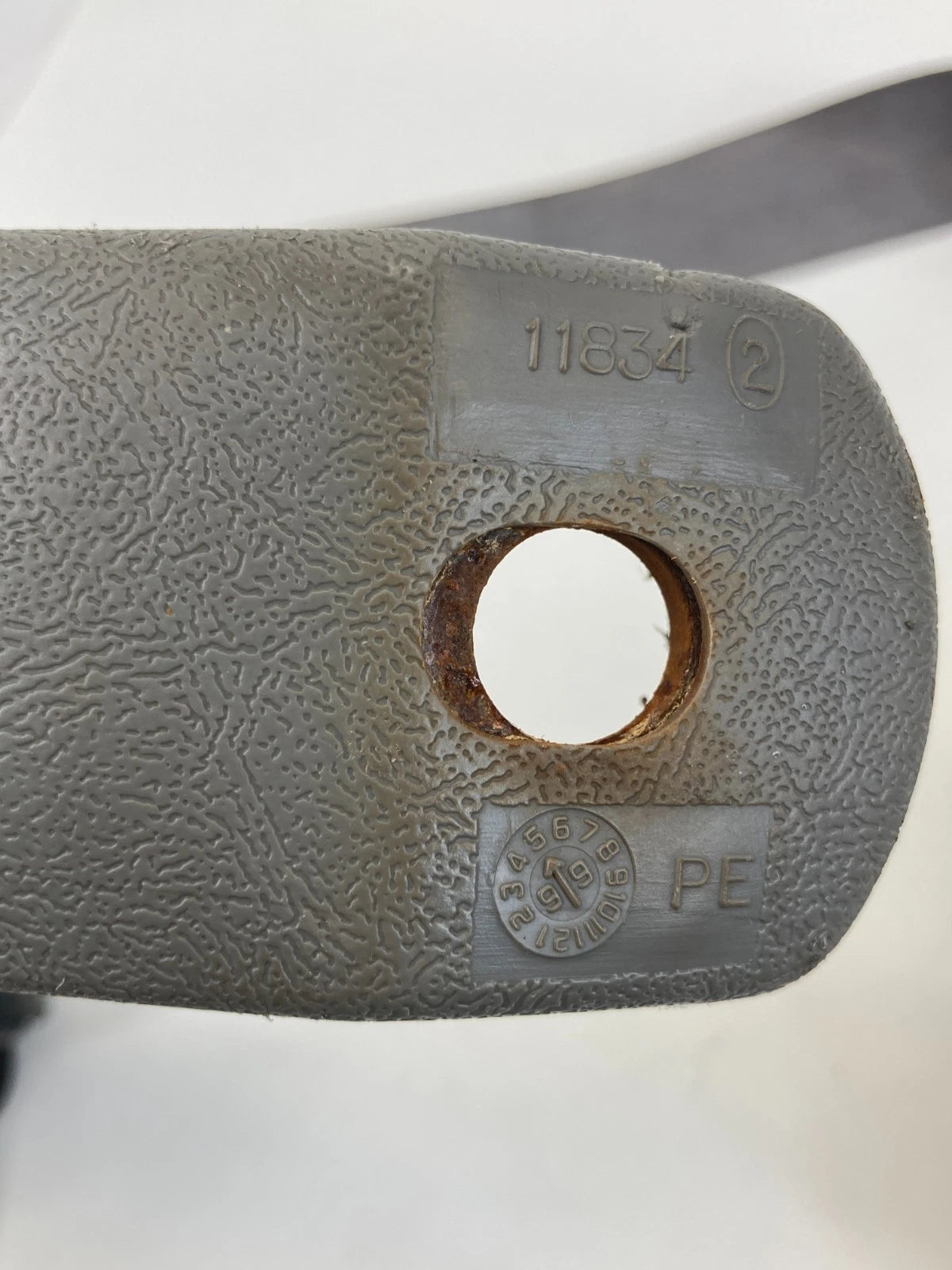 2000 2001 2002 CHEVROLET CAMARO FRONT RIGHT PASSENGER SEAT BELT RETRACTOR OEM