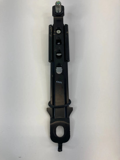 2007-2010 HYUNDAI ELANTRA 4-DR FRONT RIGHT SIDE SEAT BELT HEIGHT ADJUSTER 63021A