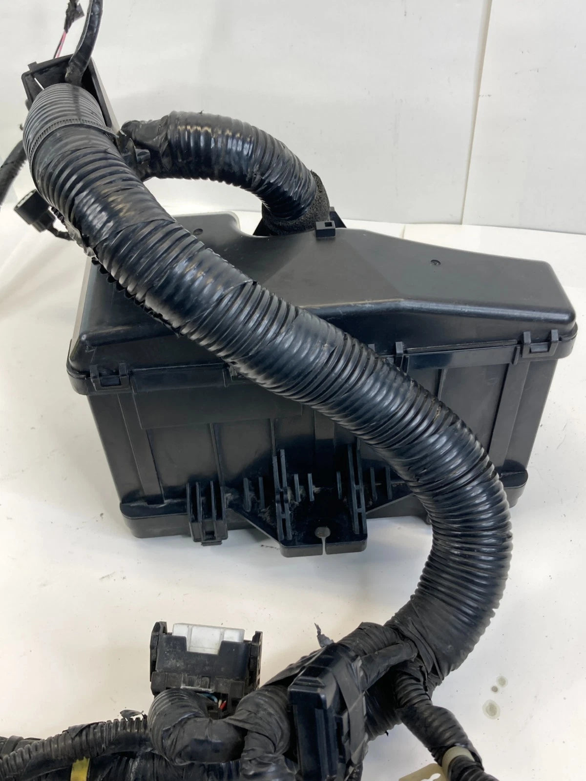 2007-2013 ACURA MDX ENGINE BAY POWER DISTRIBUTION CENTER FUSE BOX OEM