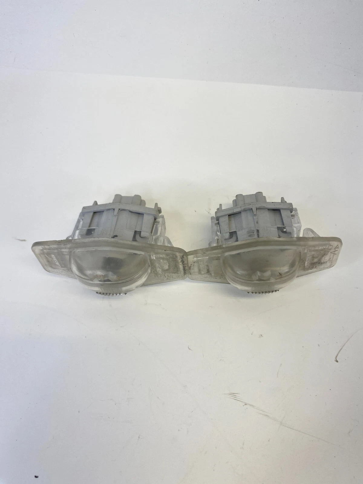 2003-2008 HONDA PILOT REAR LICENSE PLATE LIGHT LAMP LENS HOUSING SET OEM