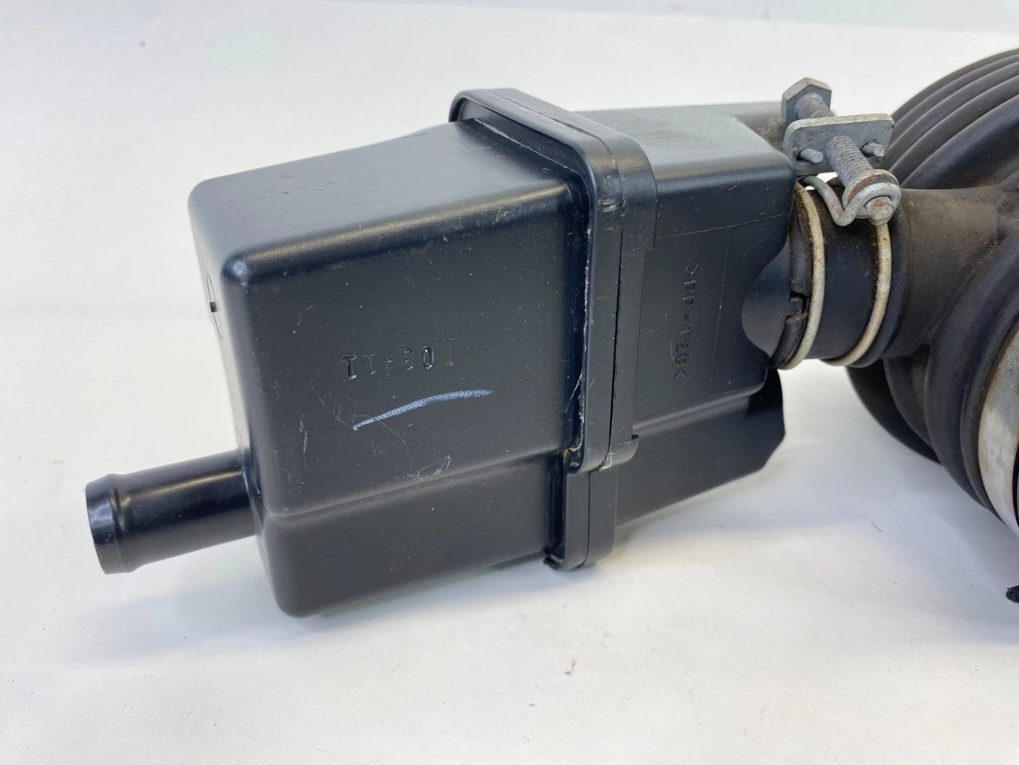 2013-2016 NISSAN PATHFINDER 3.5L V6 ENGINE AIR INTAKE HOSE DUCT RESONATOR OEM