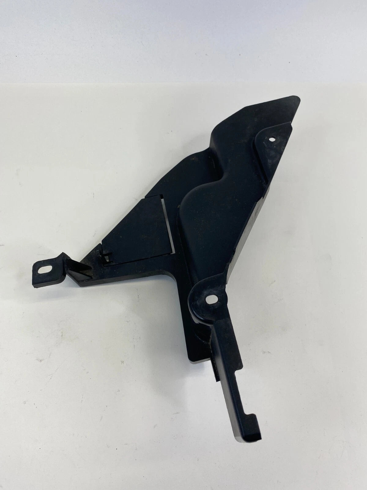 2004-2009 MAZDA 3 AIR INTAKE CLEANER RESONATOR DUCT BOX HOUSING ASSEMBLY OEM