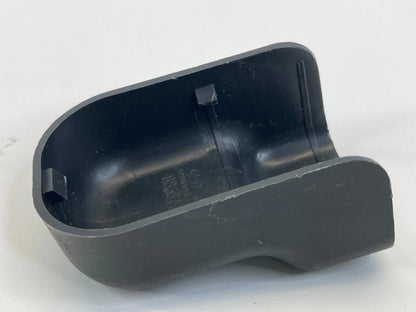 09 10 HYUNDAI ELANTRA SEDAN FRONT RIGHT SEAT TRACK COVER TRIM CAP 88567-3K000