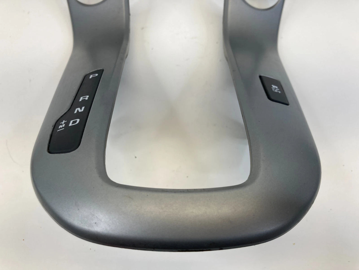 11-16 CHEVROLET CRUZE A/T CENTER CONSOLE GEAR SHIFT SHIFTER TRIM BEZEL 95955142