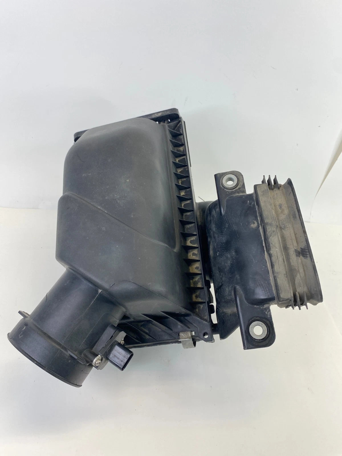 2010-2019 Ford Flex Air Cleaner Intake Box Housing Assembly AA53-9A600-AD OEM