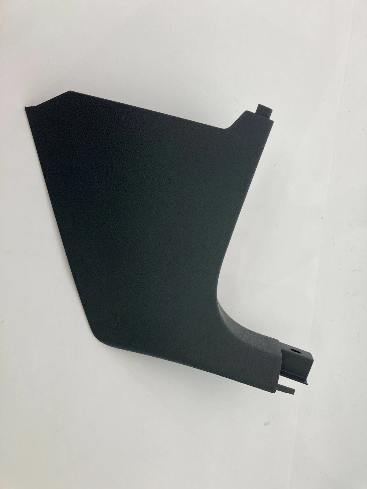 2005-2010 VOLKSWAGEN JETTA 06-09 RABBIT PASSENGER RIGHT LOWER KICK PANEL PEM