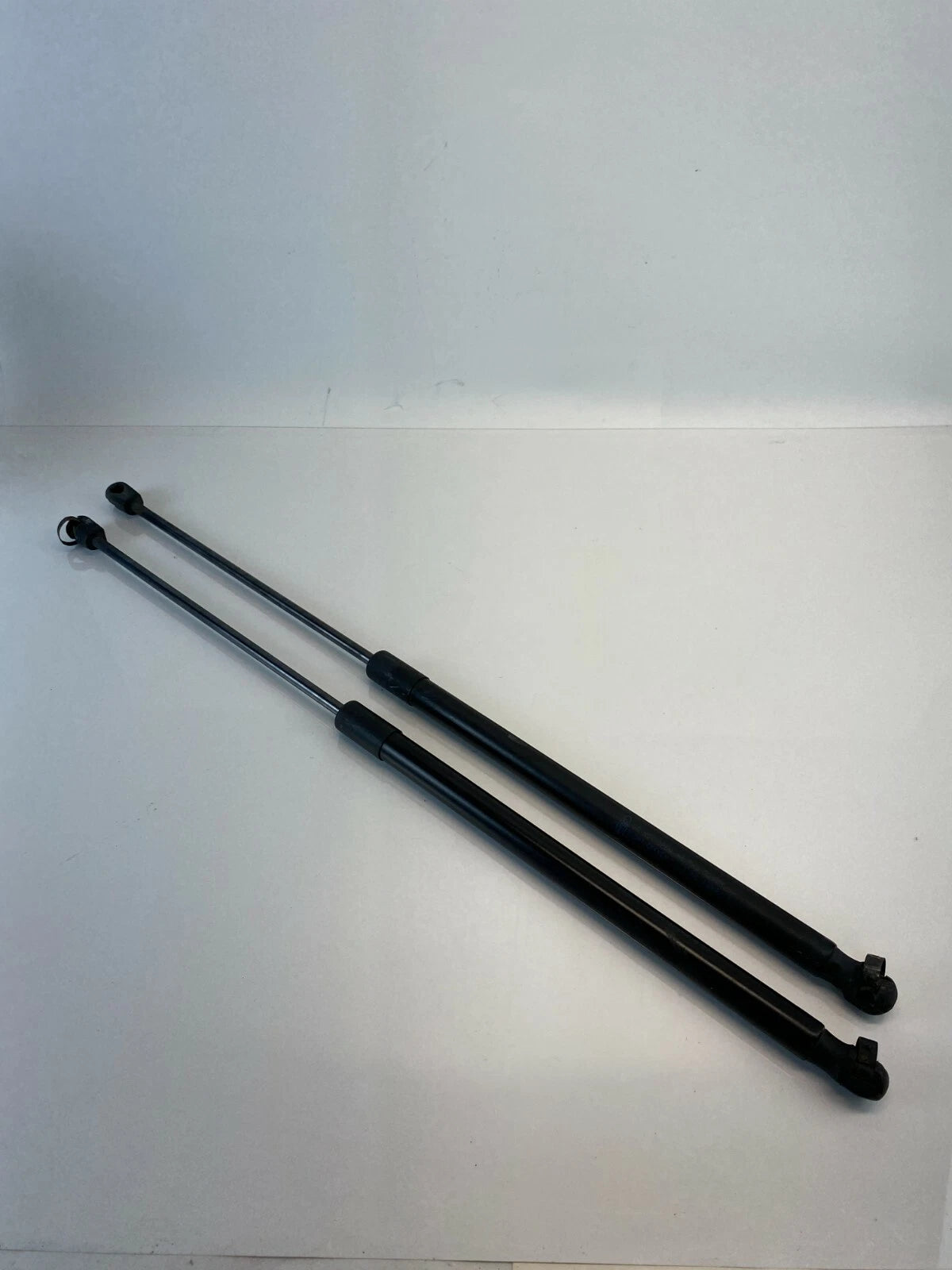 12-18 FORD FOCUS HATCH REAR TRUNK LIFT LEFT RIGHT STRUT SHOCK LIFT SUPPORT SET