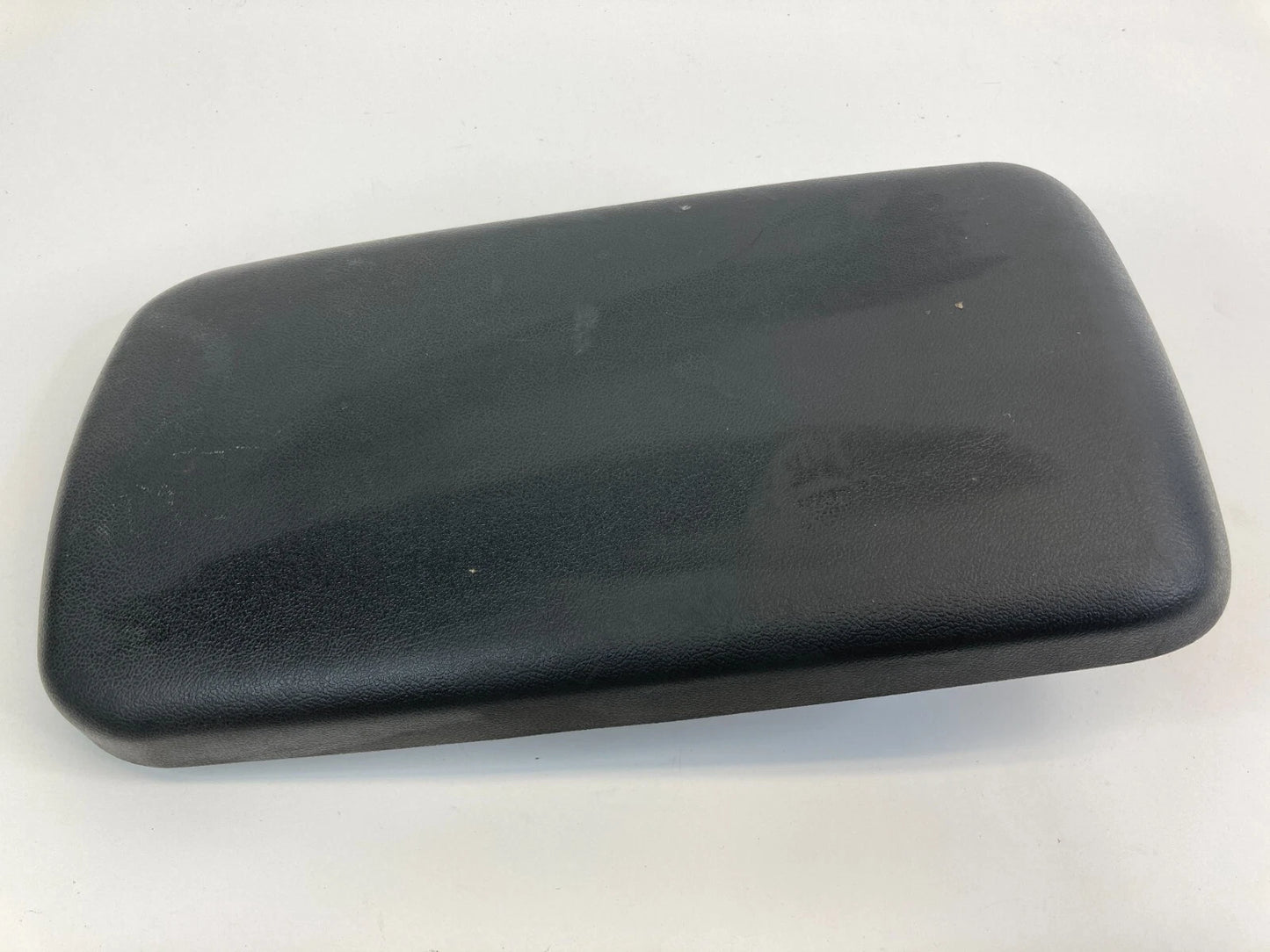 05 06 07 08 09 10 PONTIAC G6 CENTER CONSOLE ARMREST ARM REST LID COVER TOP OEM