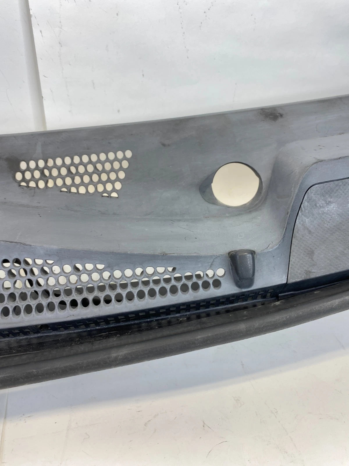 2007 HONDA FIT FRONT WINDSHIELD COWL TOP PANEL GRILLE 74220-SLN-A00 OEM