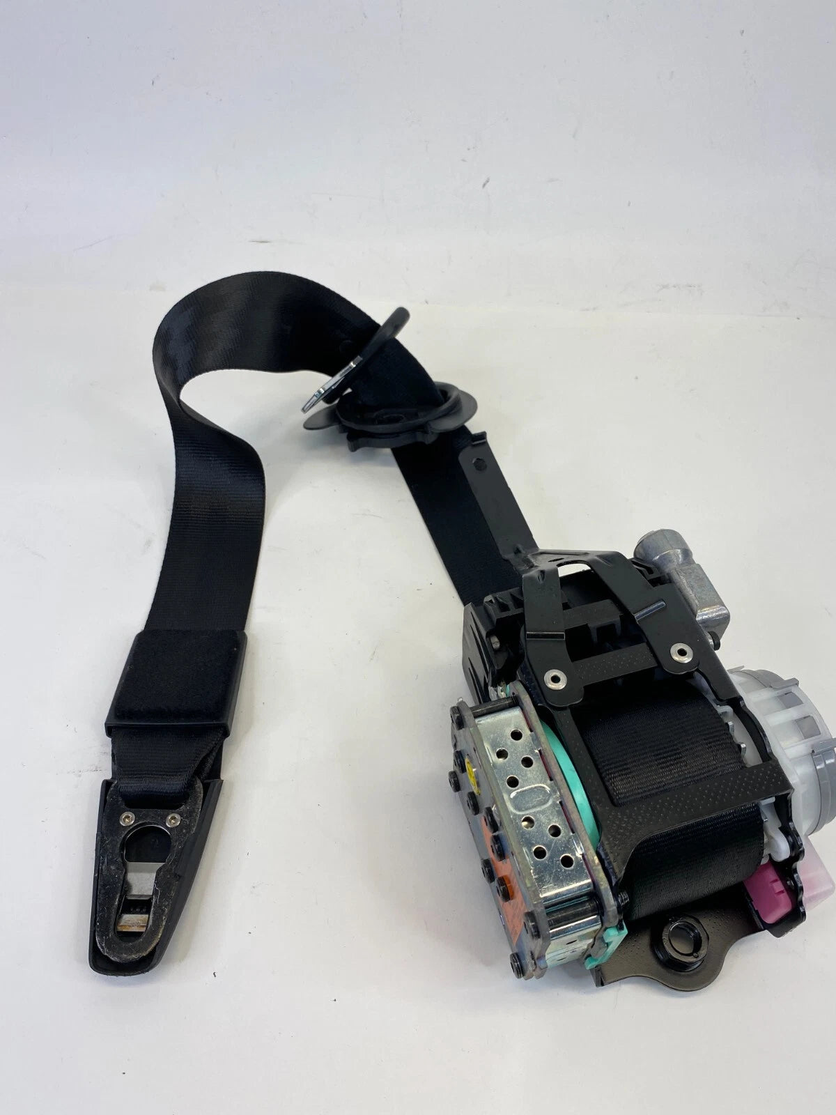 2011-2017 VOLKSWAGEN TOUAREG FRONT RIGHT PASSENGER SIDE SEAT BELT RETRACTOR OEM