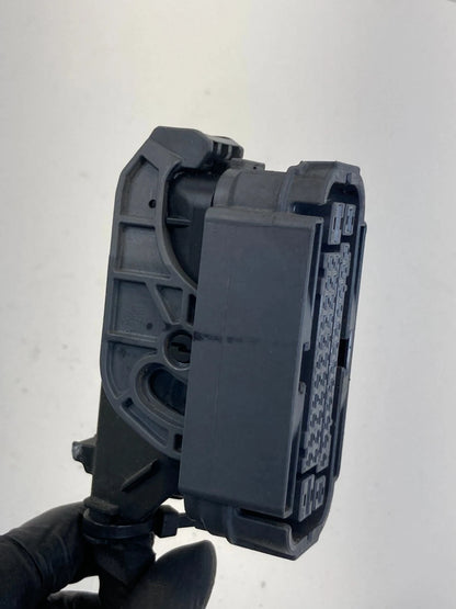 2013-2015 Hyundai Elantra GT 1.8L L4 A/T ABS Anti Lock Brake Pump Plug Connector