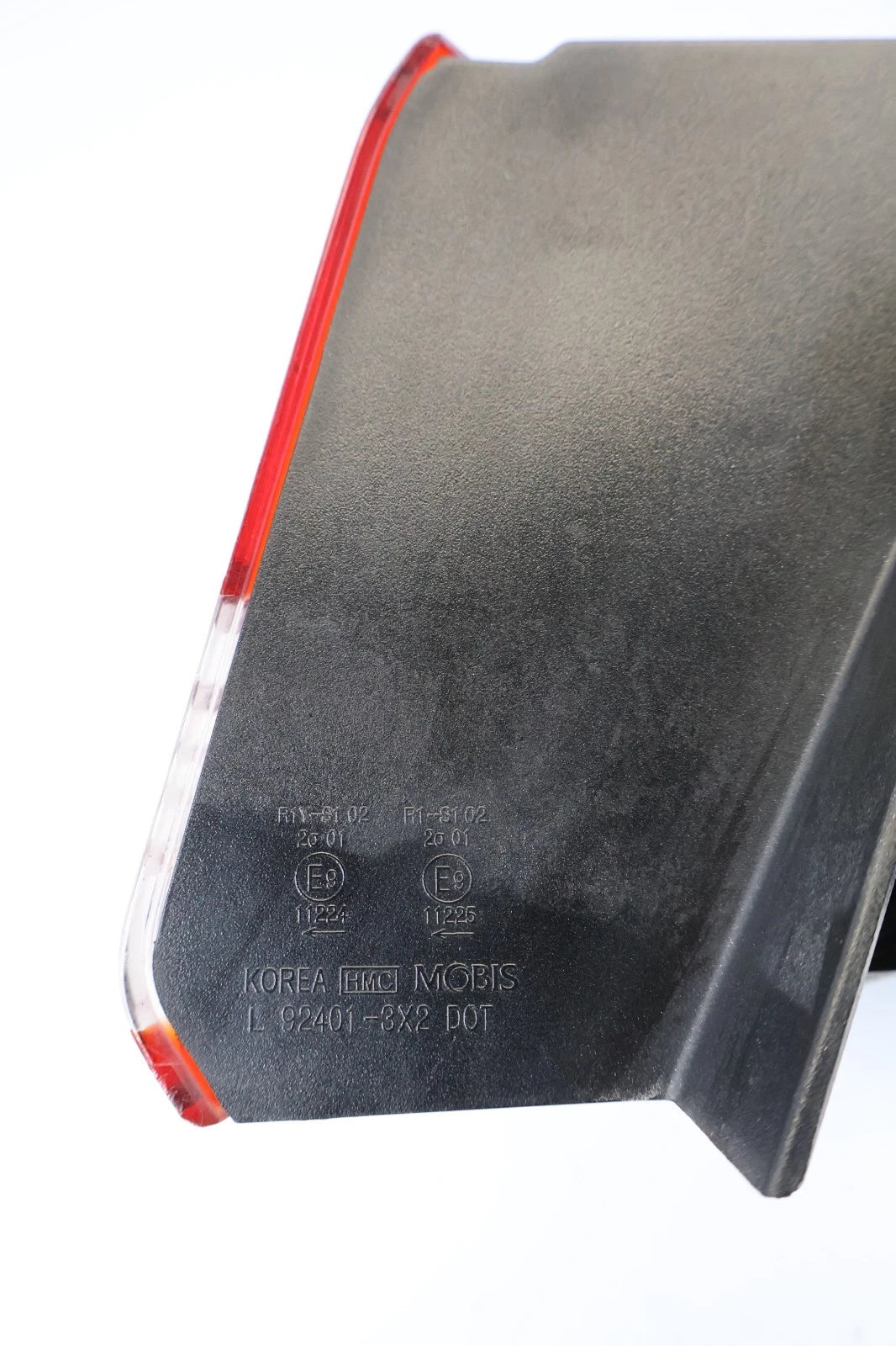 2014-2016 HYUNDAI ELANTRA LEFT DRIVER OUTER TAILLIGHT TAIL LIGHT LAMP 92401-3X2