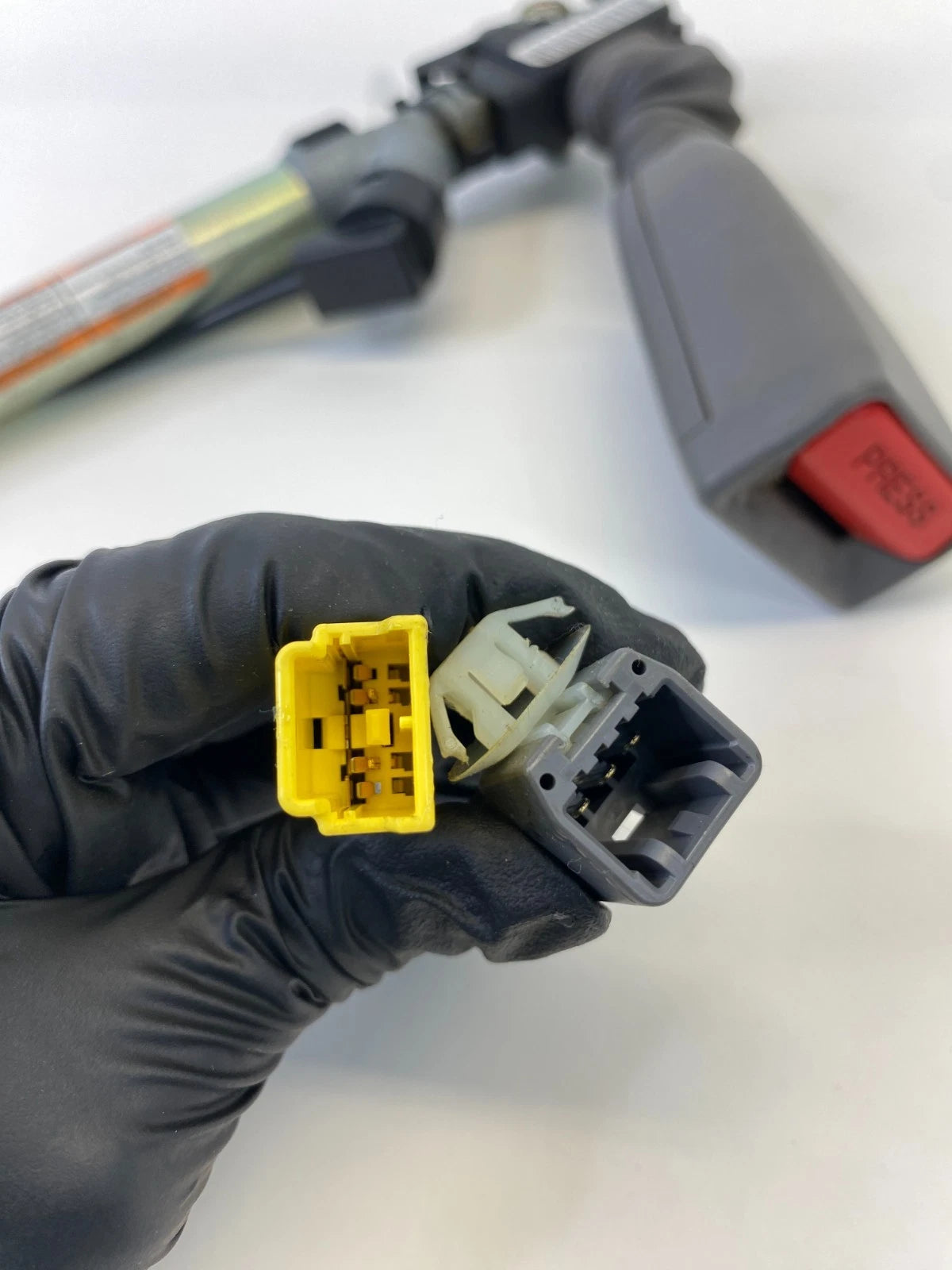 2007-2011 HONDA CR-V FRONT LEFT DRIVER SIDE SEAT BELT BUCKLE END ASSY OEM