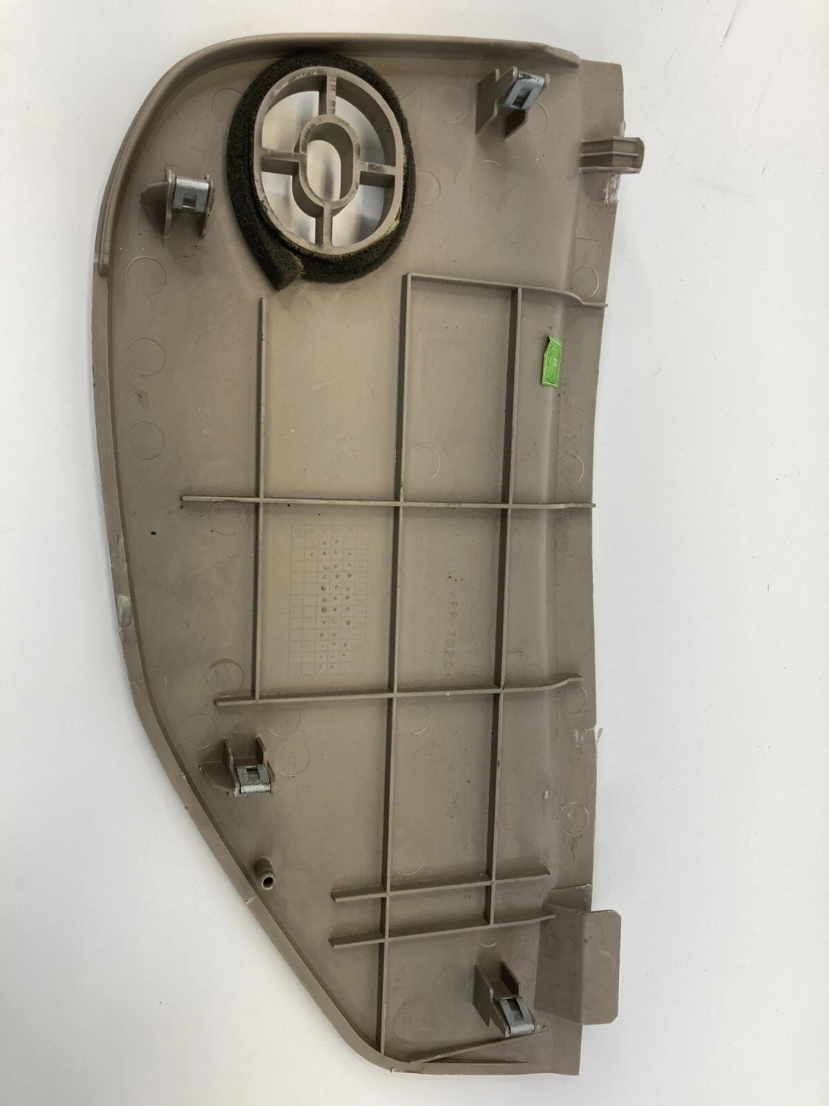 2003-2009 KIA SORENTO FRONT LEFT DASH END CAP COVER TRIM PANEL LID 847303E000