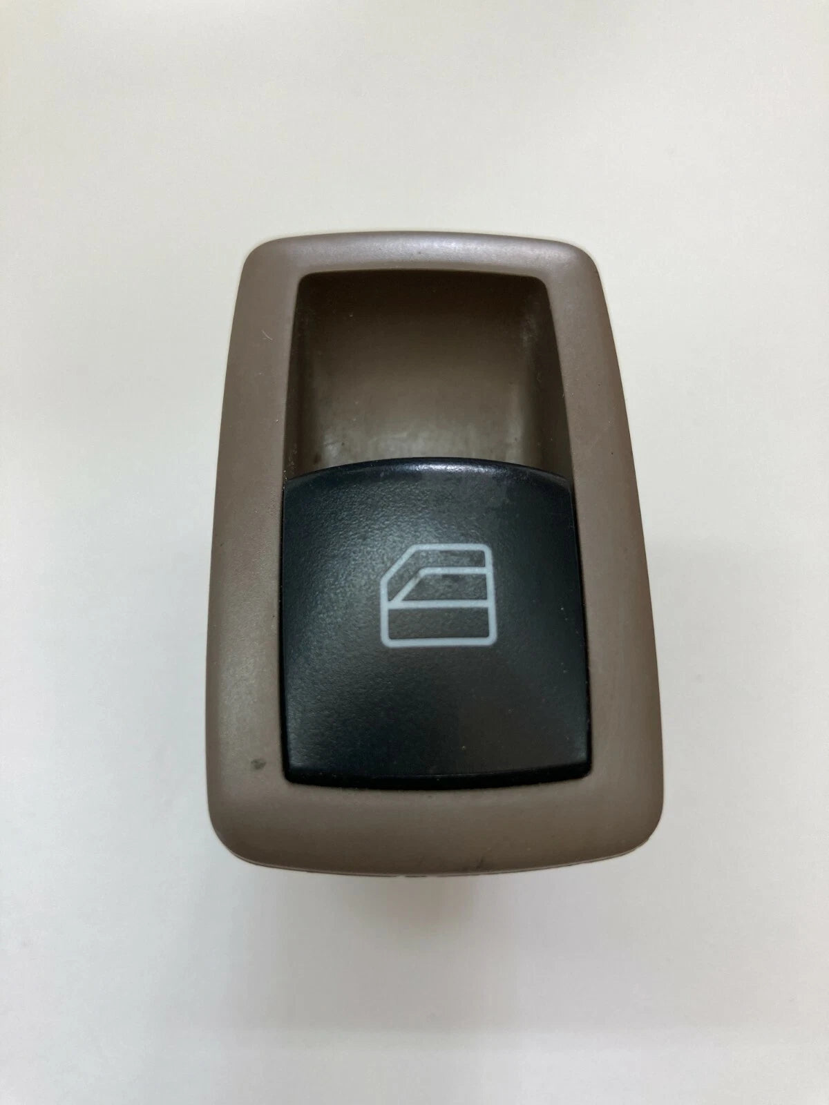 2006-2012 MERCEDES-BENZ R350 REAR LEFT POWER WINDOW SWITCH A2518200510 OEM