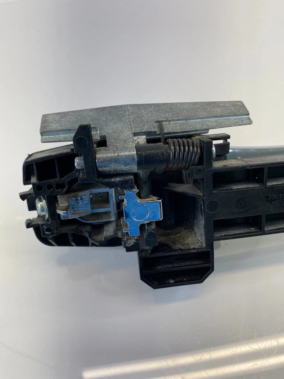 2012-2019 NISSAN VERSA SEDAN REAR LEFT SIDE EXTERIOR DOOR HANDLE ASSEMBLY OEM