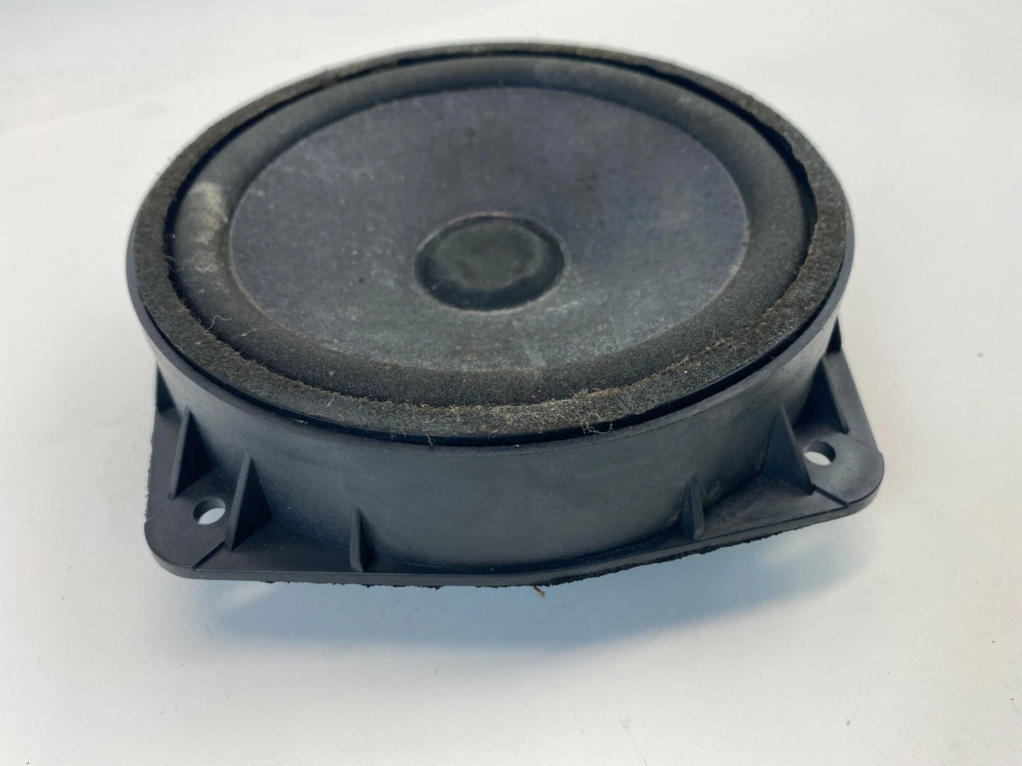 2008 2009 2010 SATURN VUE REAR LEFT SIDE DOOR SOUND SYSTEM AUDIO SPEAKER OEM