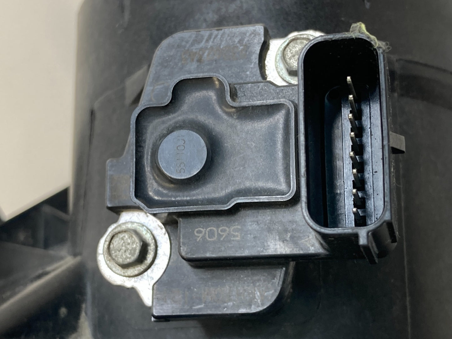 12-17 GMC Terrain 12-15 Chevy Equinox 2.4 Air Box Intake Cleaner Box Assembly