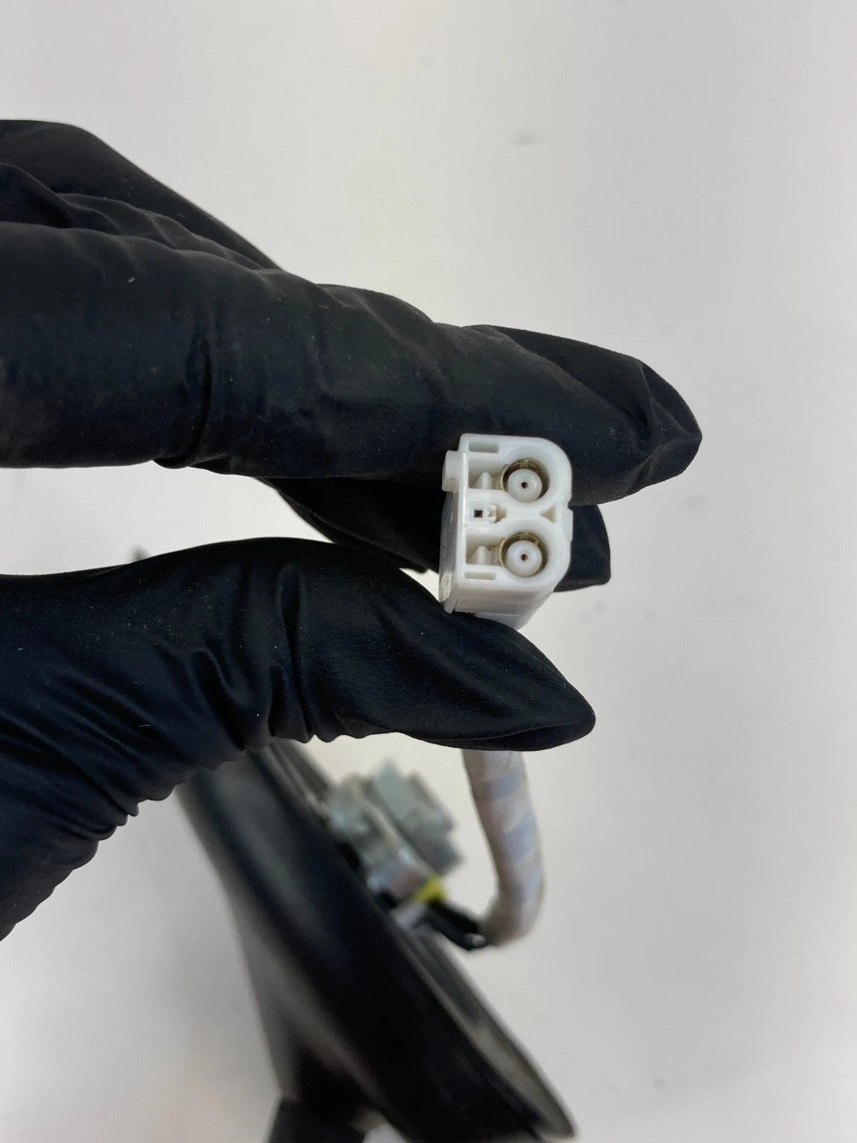 2010-2015 Toyota Prius 2013-2018 Yaris Roof Mounted Radio Antenna Base Mast