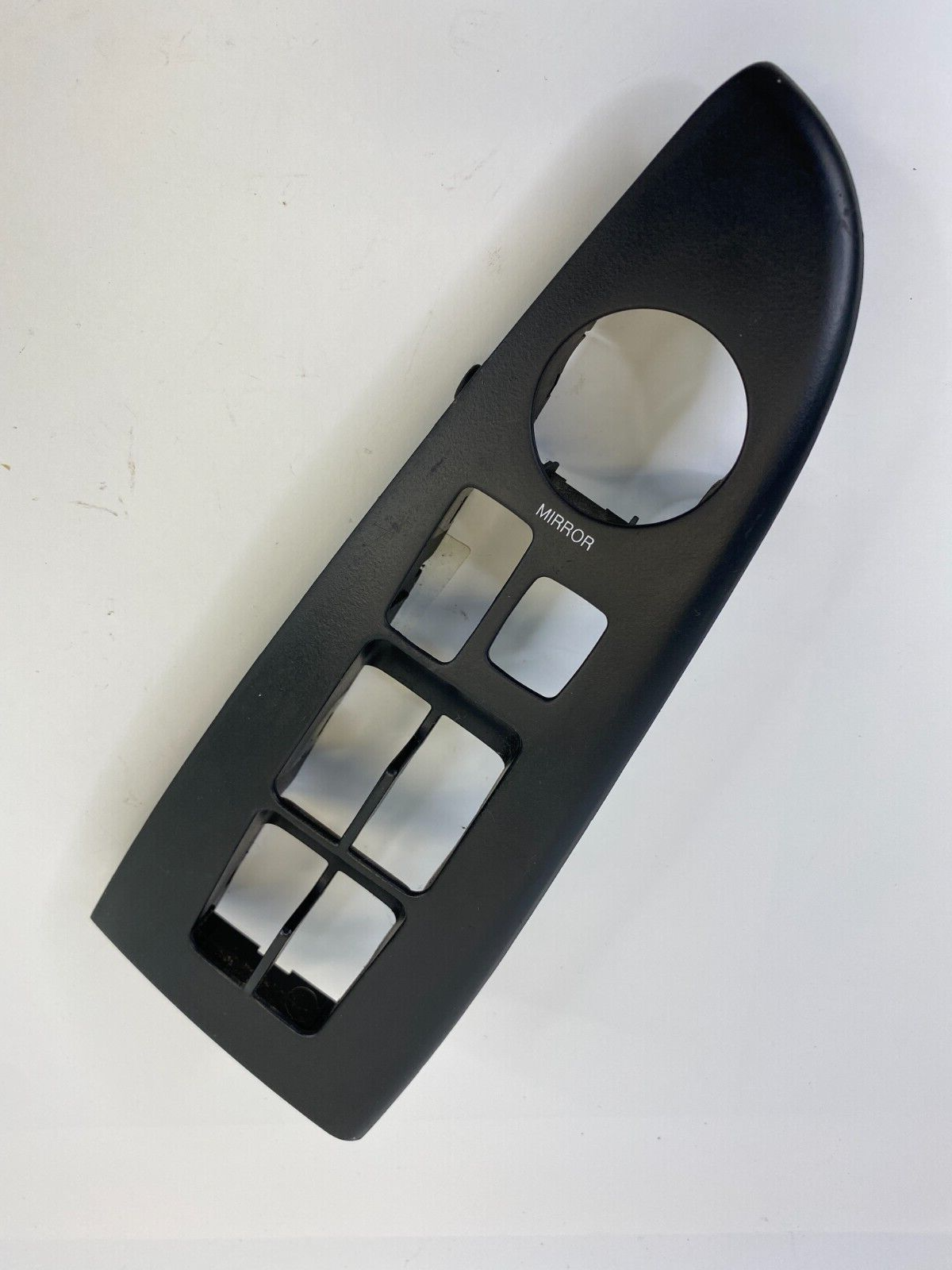 2007-2010 Hyundai Elantra Front Left Door Power Window Switch Bezel 93570-2H010