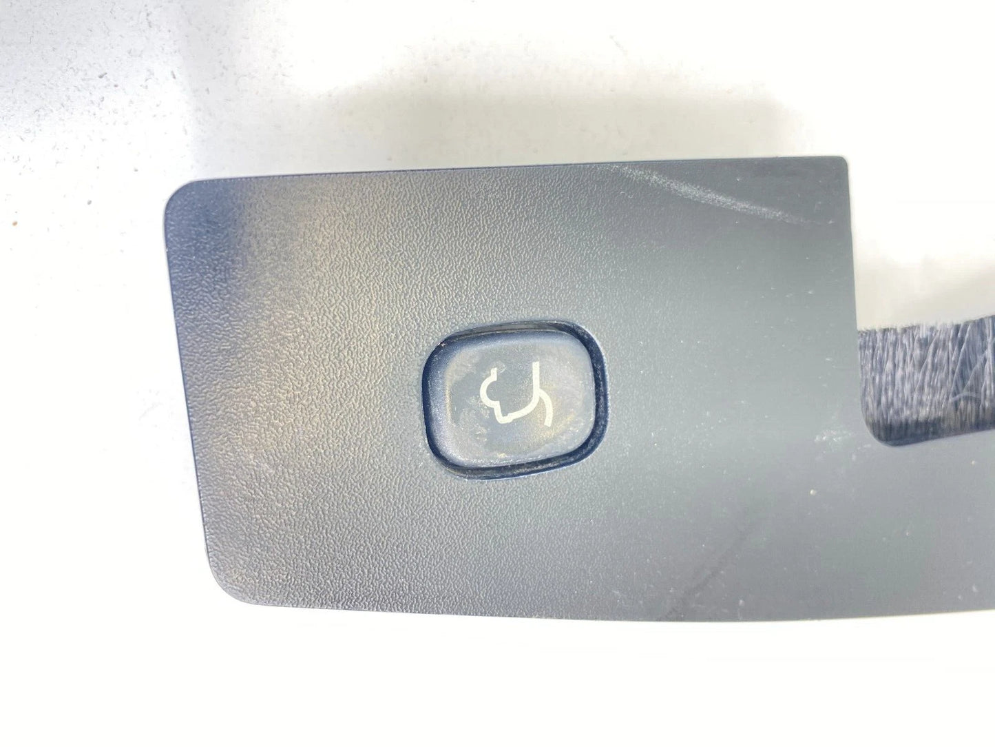 08-16 CHRYSLER TOWN & COUNTRY POWER LIFTGATE CONTROL SWITCH W/ BEZEL 63248CT OEM