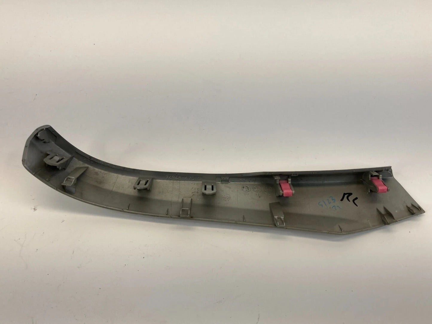 12-15 TOYOTA PRIUS REAR LEFT SIDE DOOR PANEL PULL HANDLE BEZEL 74646-47010 OEM