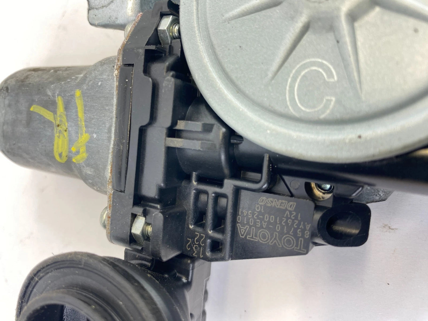 09-19 TOYOTA COROLLA FRONT RIGHT DOOR POWER WINDOW MOTOR REGULATOR 85710-AE010