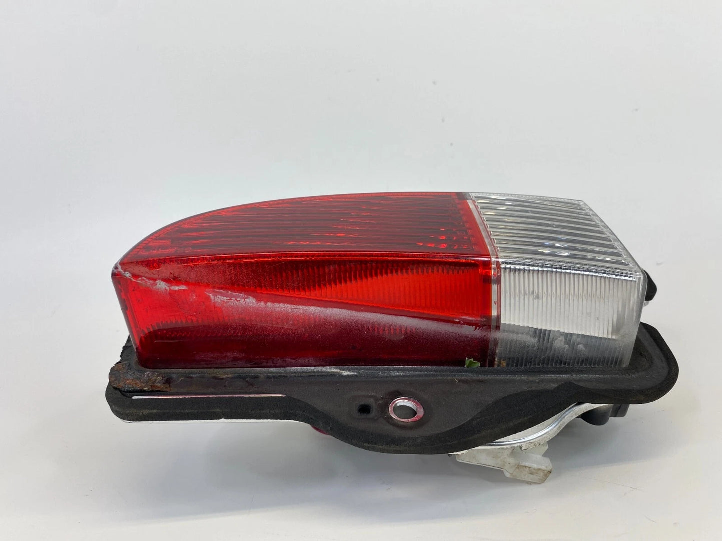 2001-2006 HYUNDAI ELANTRA HATCHBACK LEFT SIDE REVERSE BACKUP LIGHT BACK UP LAMP