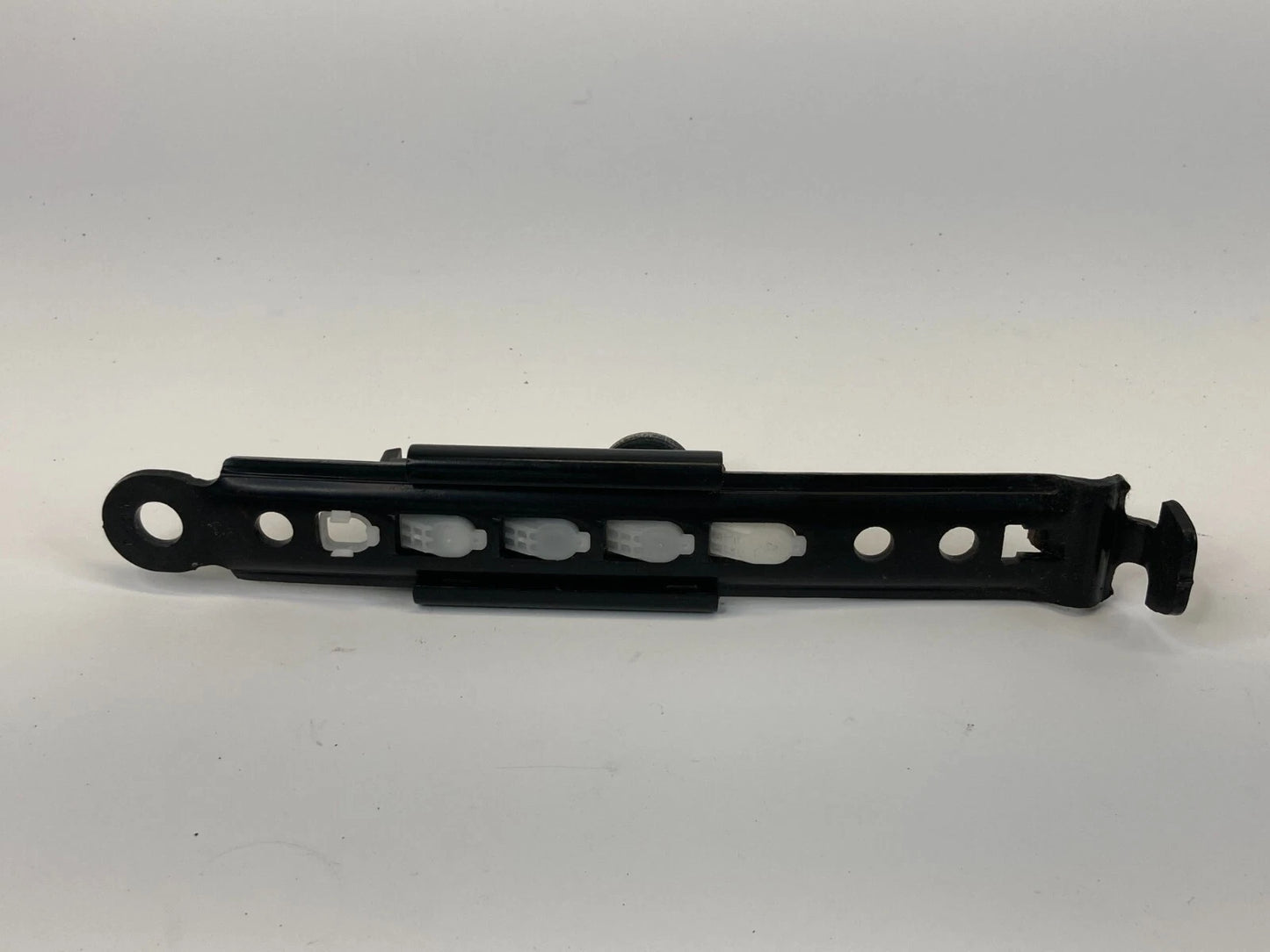 2004-2009 TOYOTA PRIUS FRONT LEFT SIDE SEAT BELT HEIGHT ADJUSTER D526001 OEM