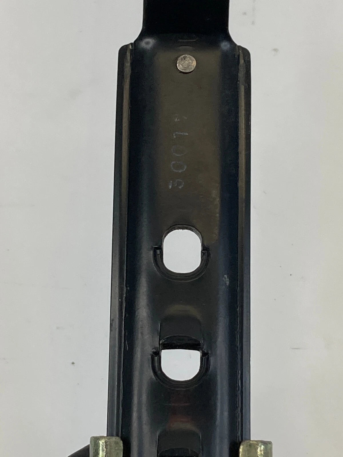 98-02 TOYOTA COROLLA FRONT LEFT OR RIGHT SIDE SEAT BELT HEIGHT UPPER ADJUSTER