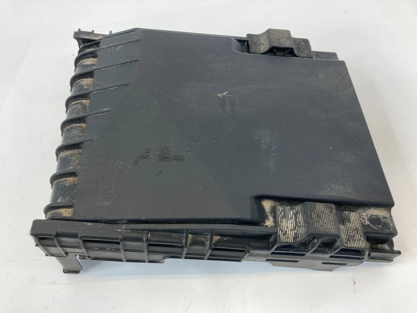 2009-2017 VOLKSWAGEN TIGUAN 2.0L ENGINE RELAY FUSE BOX LID COVER 1K0937132G