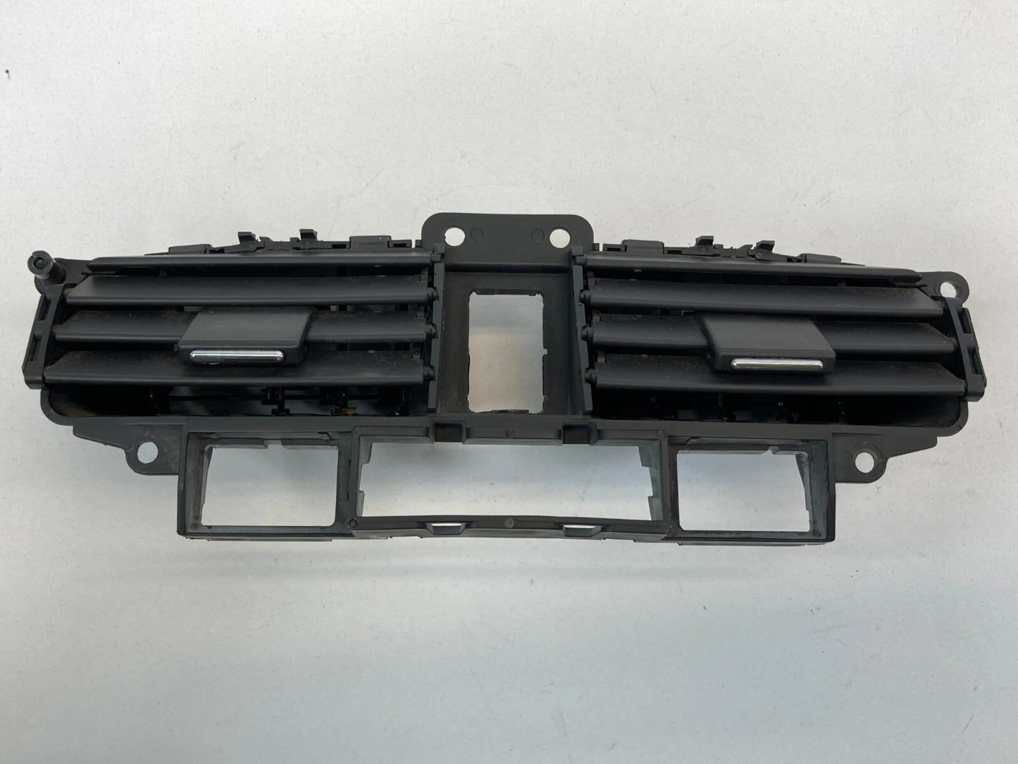 2006 Pontiac Torrent Center Dash Dashboard A/C Air Vent Grille Outlet 15848401