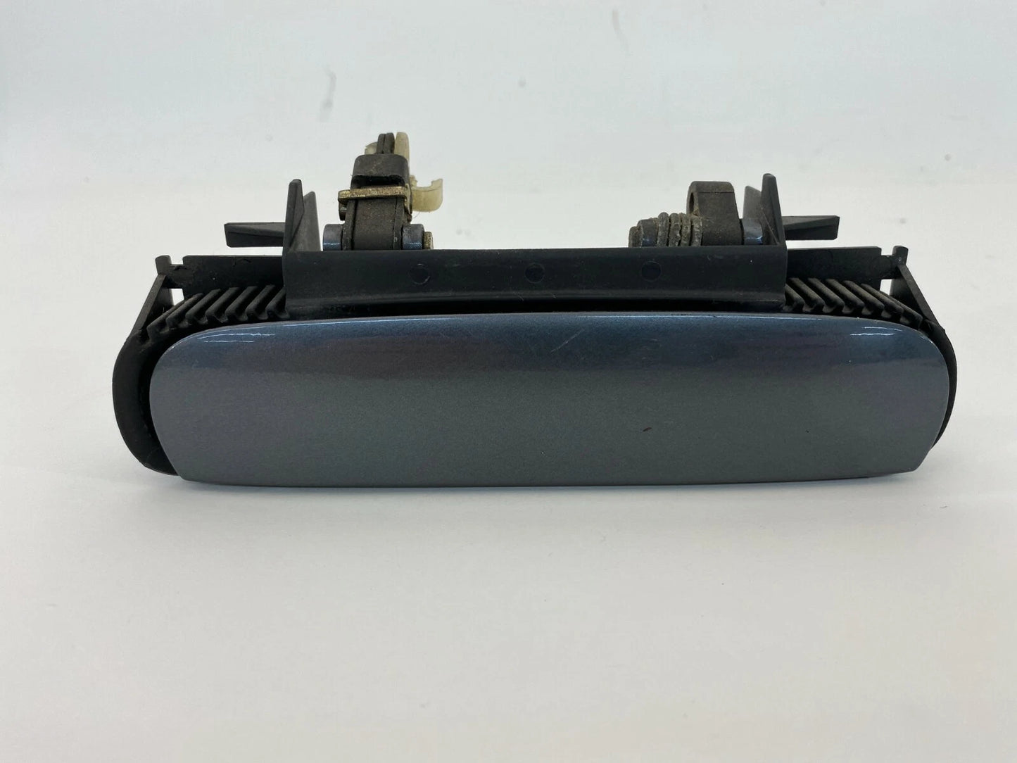 1998-2004 AUDI A6 REAR RIGHT PASSENGER OUTER EXTERIOR DOOR HANDLE ASSEMBLY OEM