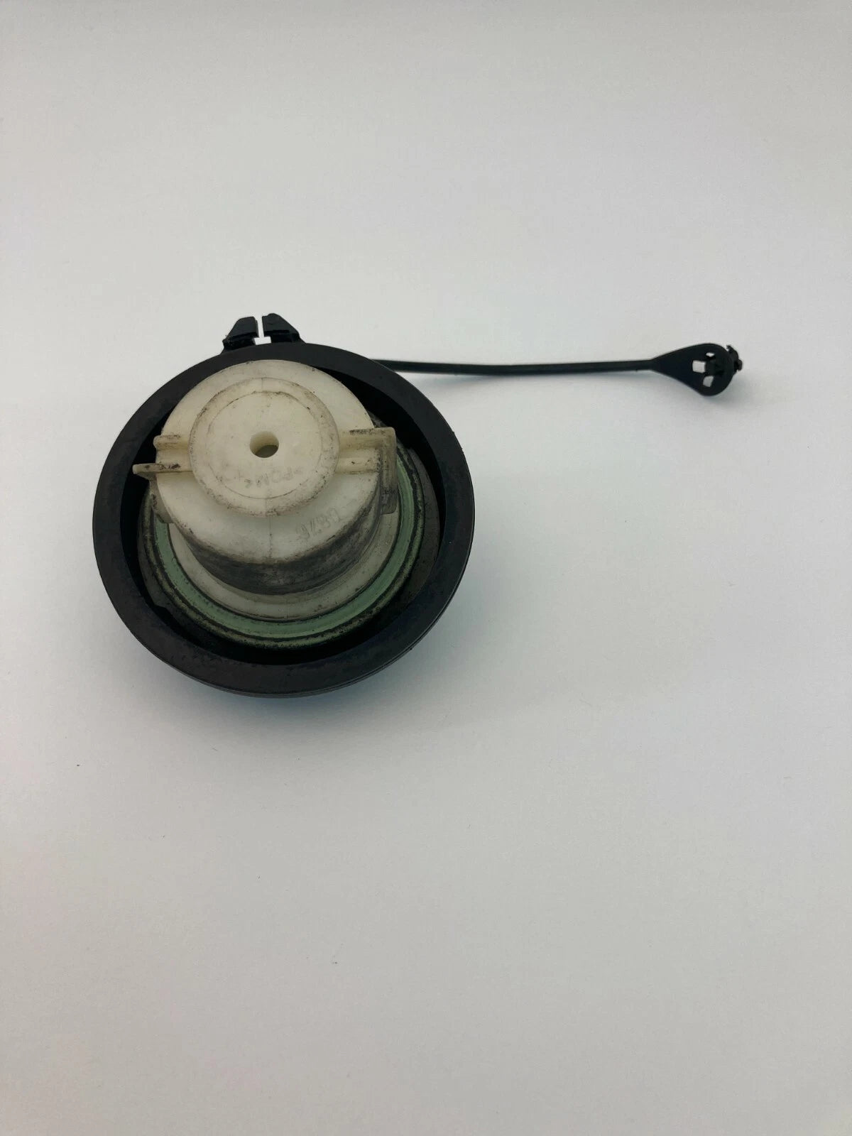 05 06 07 08 09 10 PONTIAC G6 SEDAN 3.5L FUEL FILLER GAS TANK CAP TOP COVER OEM