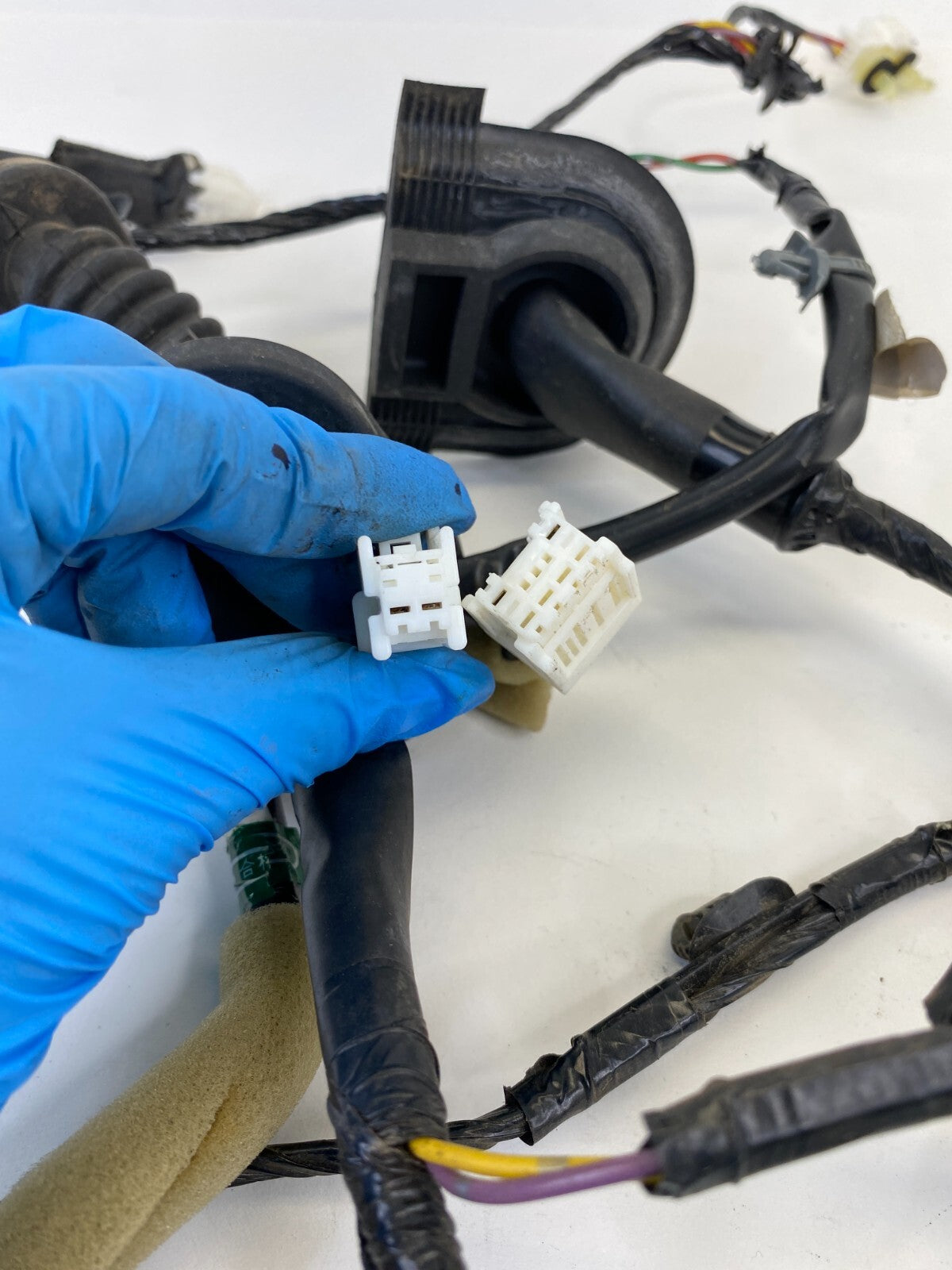 2008-2013 Nissan Rogue Front Right Side Door Wire Harness Wiring 24124-JM00A OEM