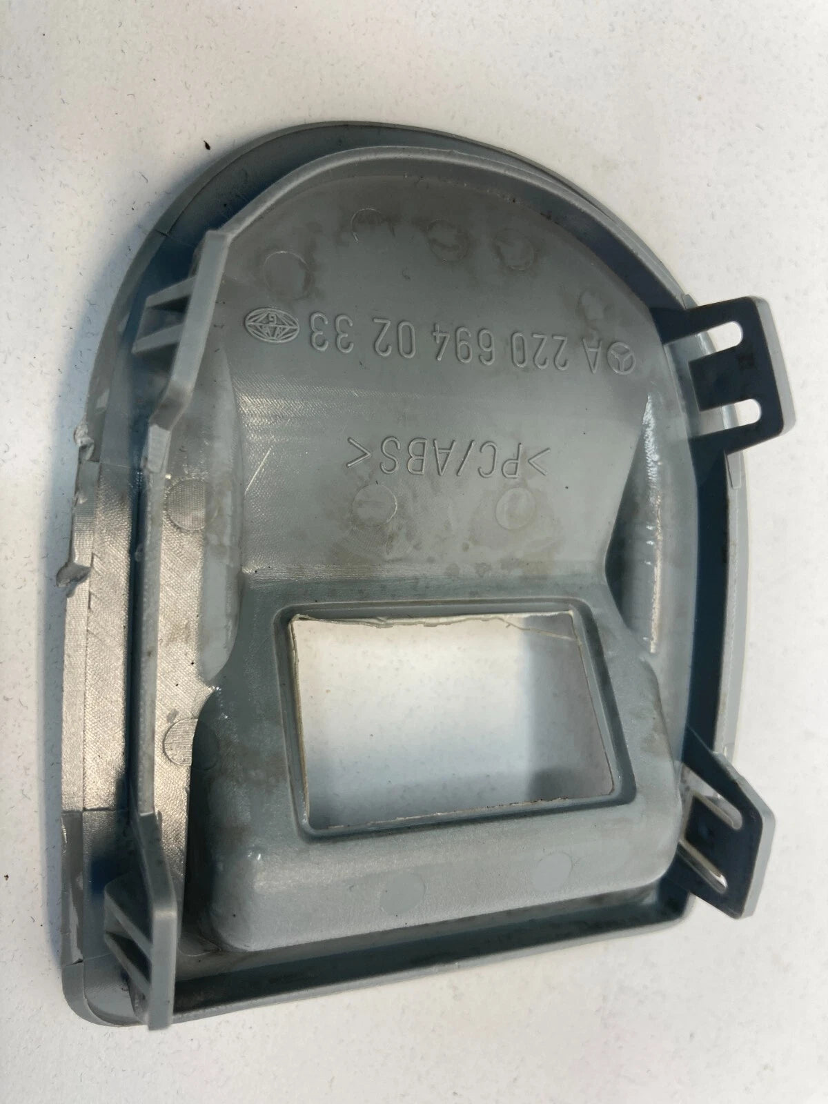 00-06 MERCEDES-BENZ S500 REAR SEAT CHILD ANCHOR HOOK COVER TRIM A2206940233 OEM