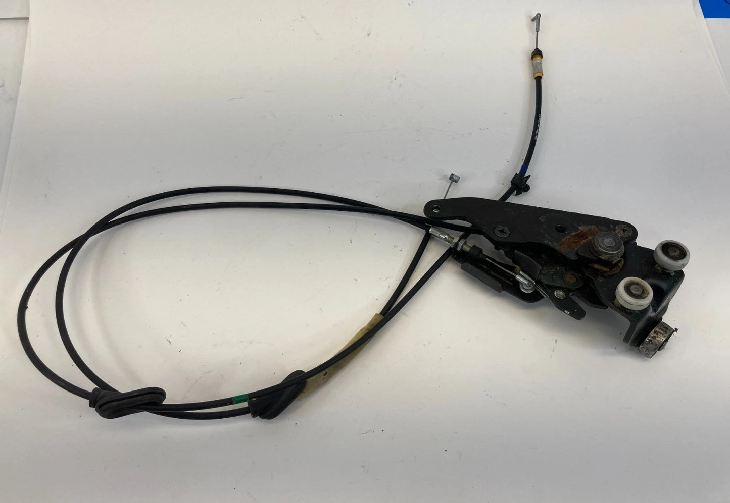 05 06 07 08 09 10 HONDA ODYSSEY REAR LEFT SLIDING DOOR LOWER ROLLER OEM