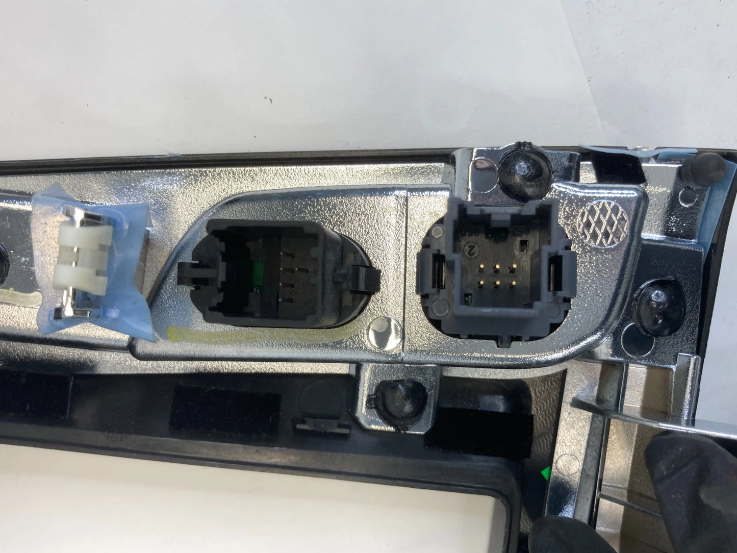 2010-2012 LINCOLN MKT DASH CENTER RADIO BEZEL DISPLAY PANEL TRIM AIR VENTS OEM