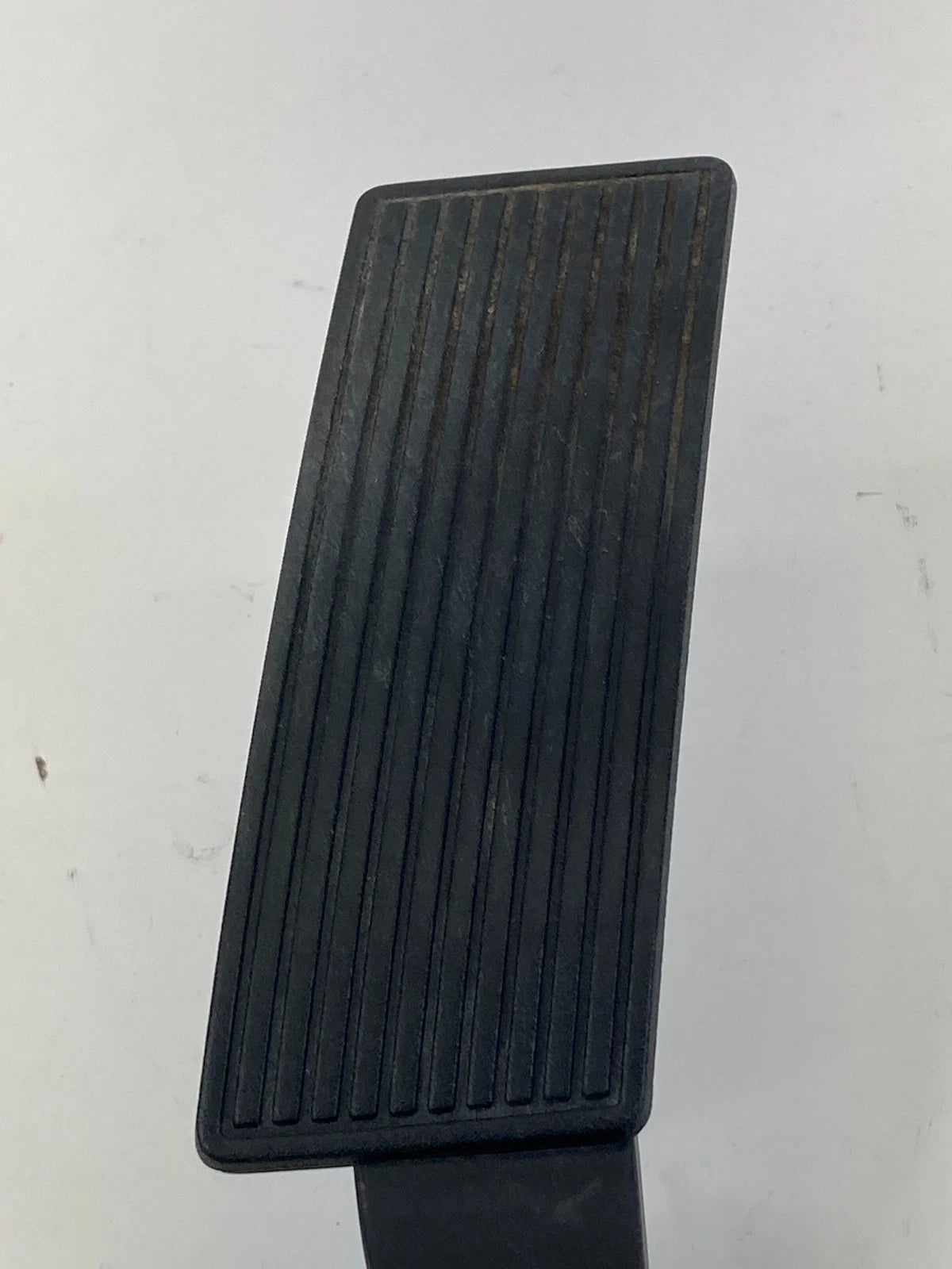 2007-2011 GMC YUKON ESCALADE GAS ACCELERATOR PEDAL ASSEMBLY 15101848 OEM