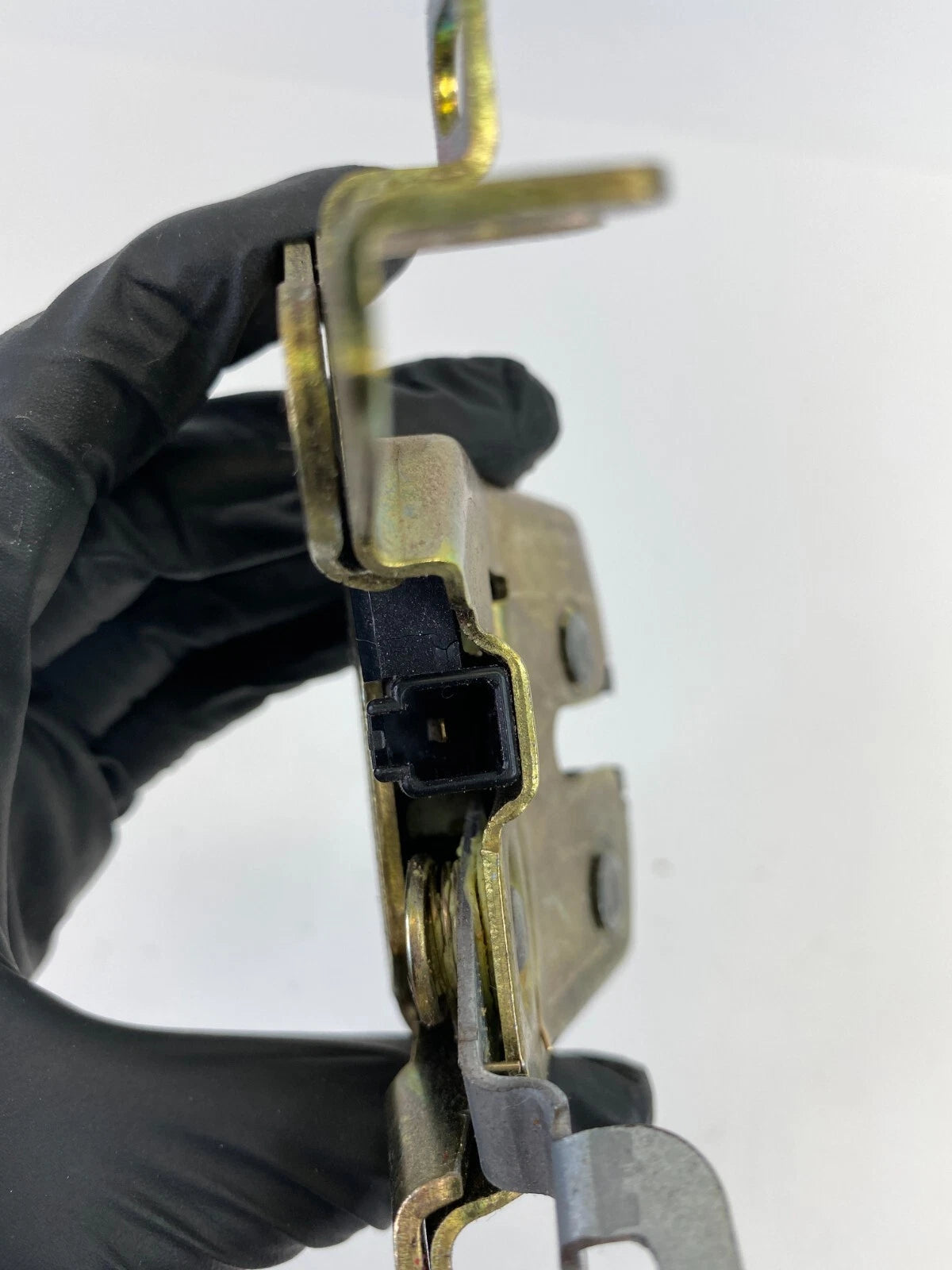 2000-2005 TOYOTA CELICA REAR HATCH LIFTGATE TRUNK LOCK LATCH ACTUATOR OEM