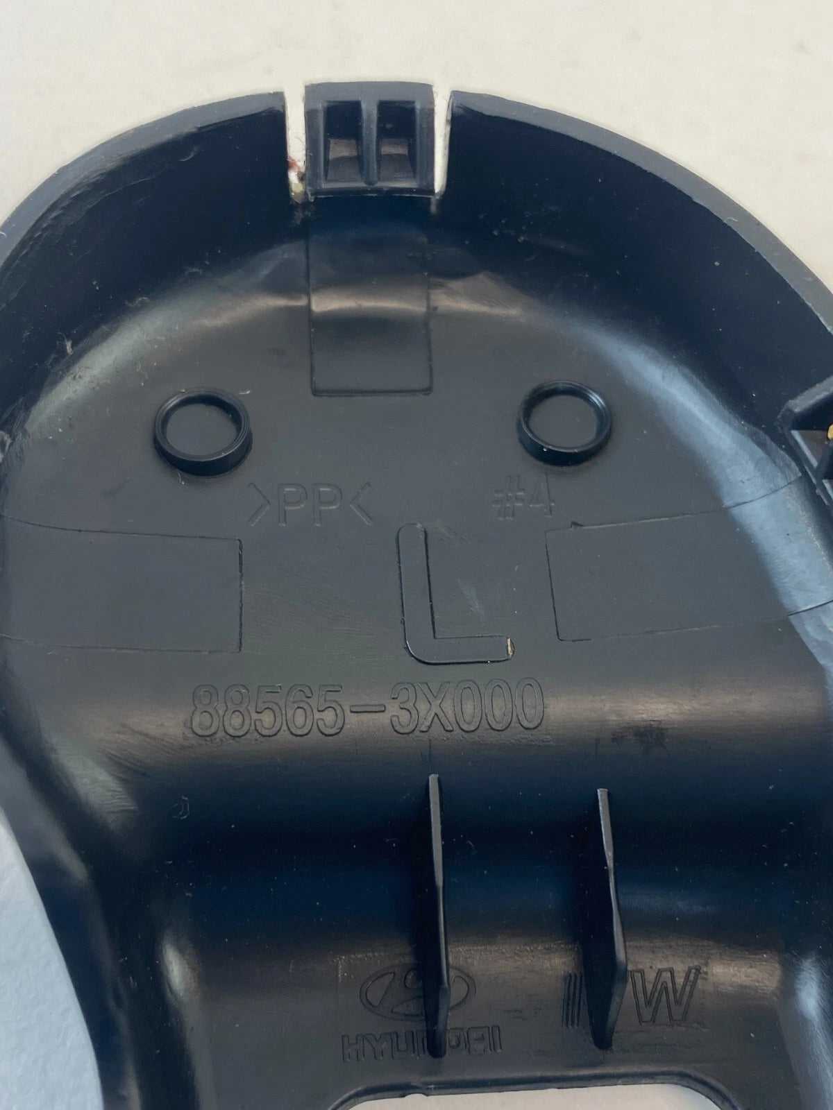 2011-2016 HYUNDAI ELANTRA FRONT SEAT LEFT SIDE TRACK END COVER TRIM CAP OEM