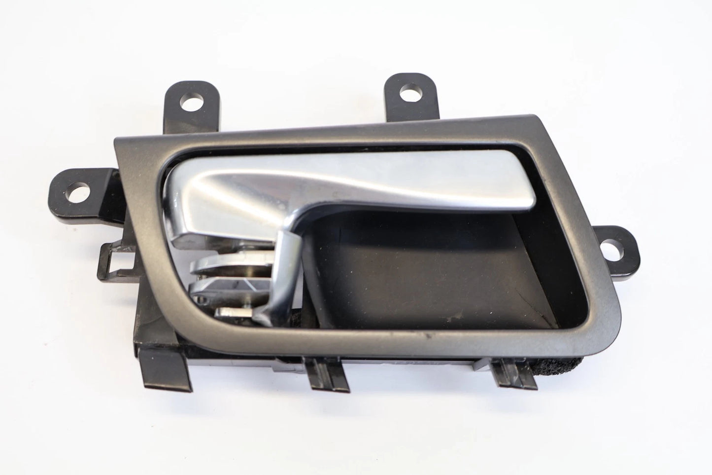 2014-2016 KIA OPTIMA REAR RIGHT SIDE INNER DOOR HANDLE W/ BEZEL 2470010CRP OEM