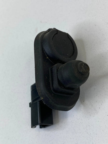 2003-2005 HONDA PILOT FRONT RIGHT PASSENGER DOOR COURTESY LAMP AJAR JAMB SWITCH