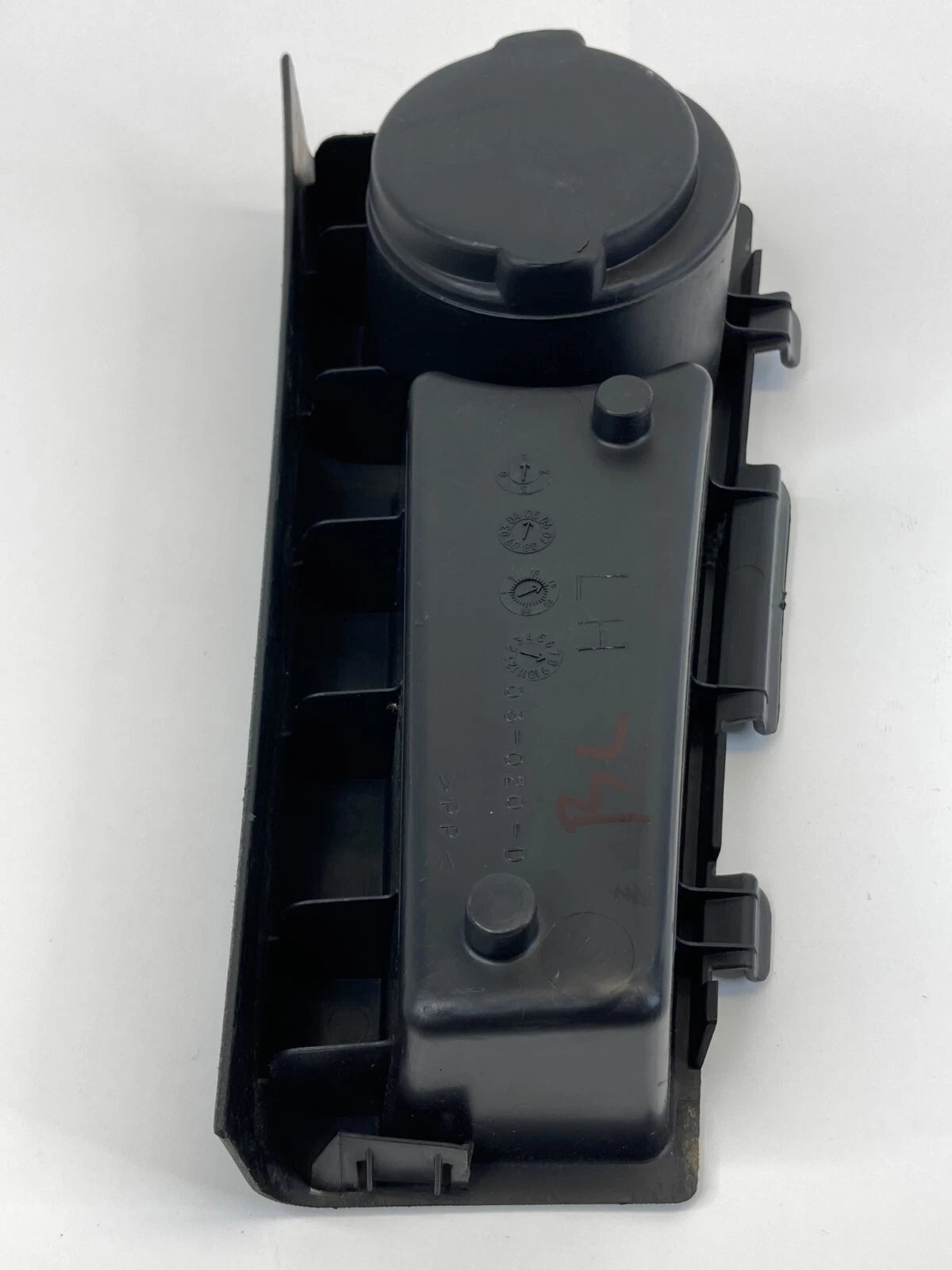 2004-2007 CADILLAC SRX REAR LEFT SIDE SEAT THIRD ROW CUP HOLDER ASSEMBLY OEM