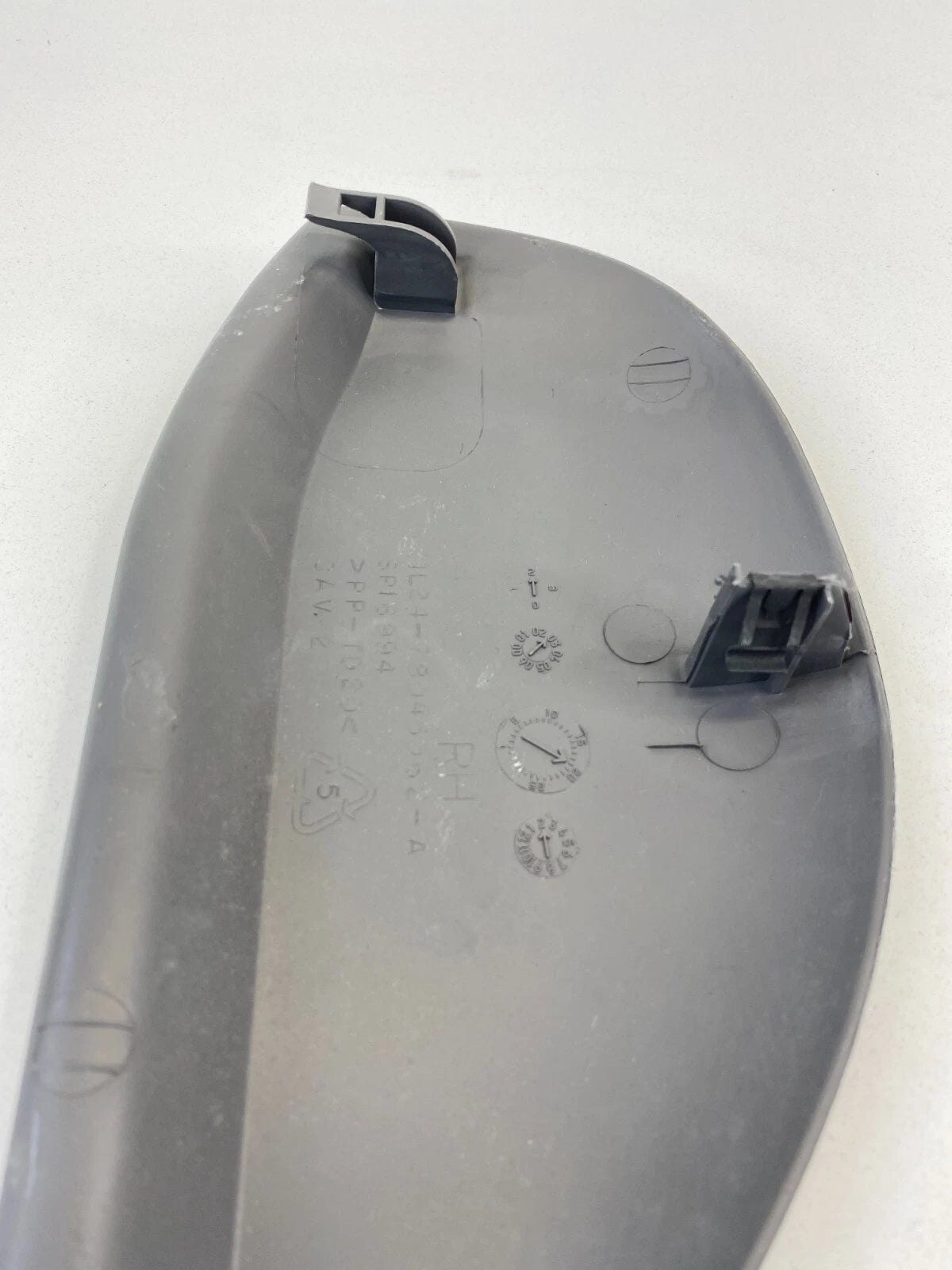 2002-2005 FORD EXPLORER RIGHT SIDE DASH END CAP BEZEL TRIM 1L24-78045D62-A OEM