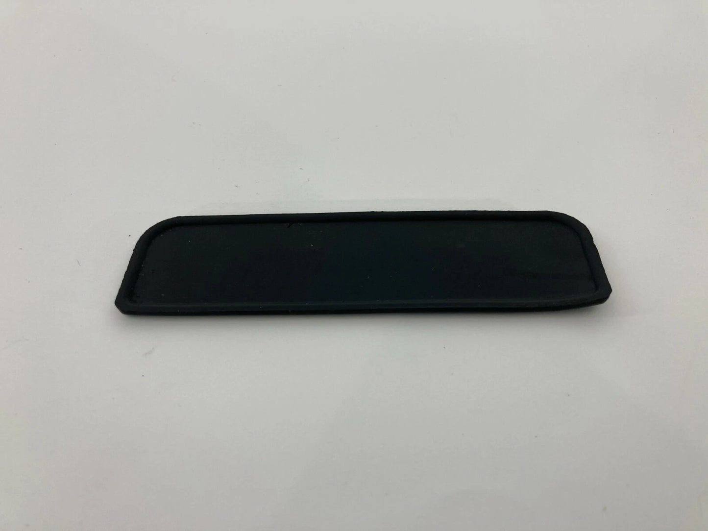 03-08 KIA SORENTO FRONT RIGHT PASSENGER SIDE PAD COVER TRIM LID 93562-3E000 OEM