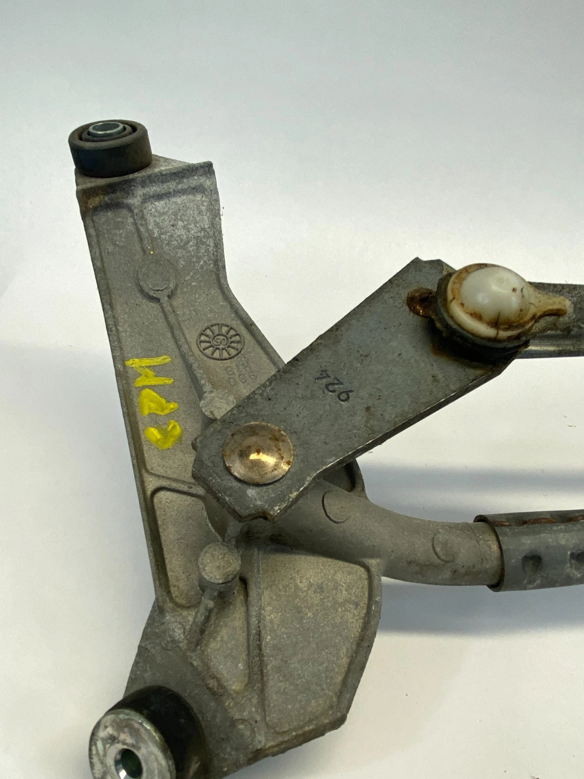 2004-2010 TOYOTA SIENNA FRONT WINSHIELD WIPER MOTOR W/ TRANSMISSION LINKAGE OEM