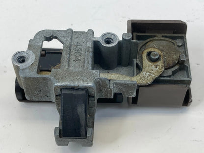 1996-2002 TOYOTA 4RUNNER GLOVE BOX STORAGE COMPARTMENT HANDLE LATCH MECHANISM