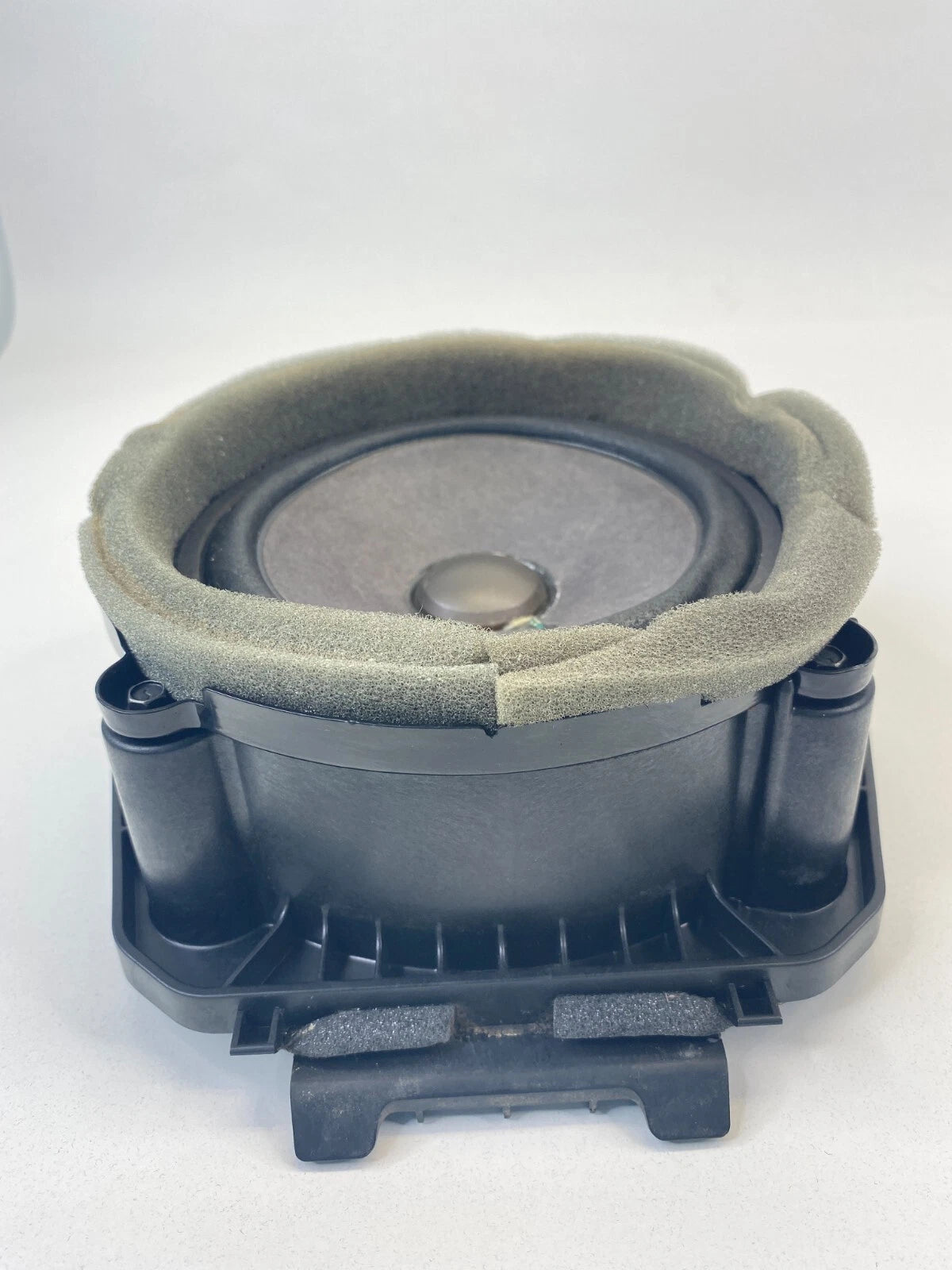 2010-2016 CADILLAC SRX 09-17 ENCLAVE REAR RIGHT SIDE DOOR AUDIO SPEAKER 25840461
