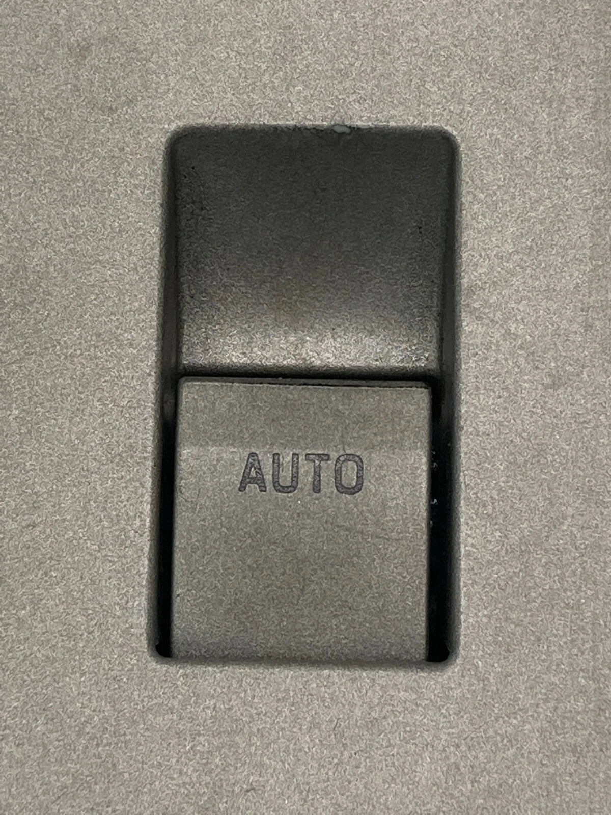 2006 LINCOLN ZEPHYR FRONT RIGHT WINDOW SWITCH WITH BEZEL OEM 6H6T-14529-BEW
